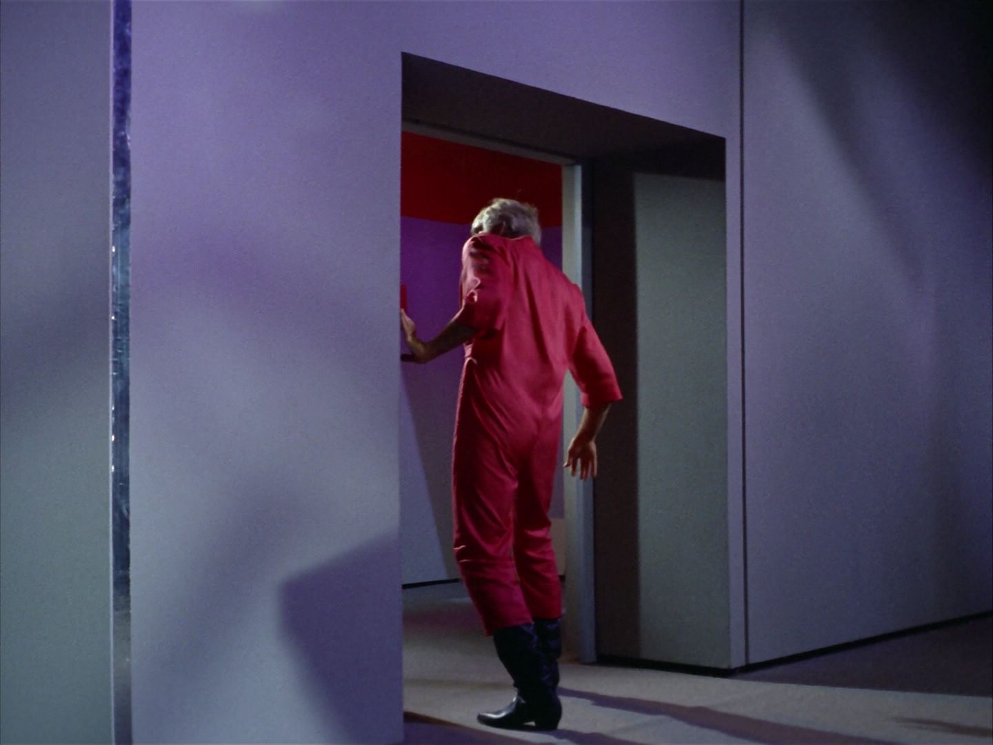 ariane179254_StarTrek_1x09_DaggerOfTheMind_0326.jpg