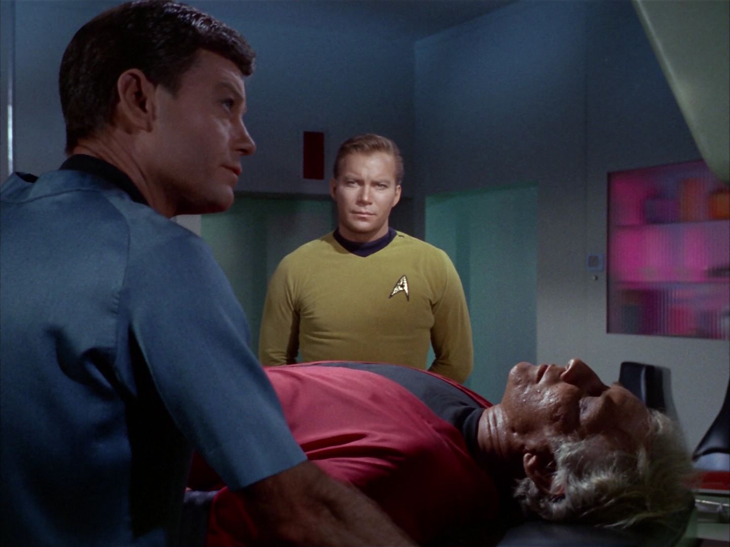 ariane179254_StarTrek_1x09_DaggerOfTheMind_0624.jpg