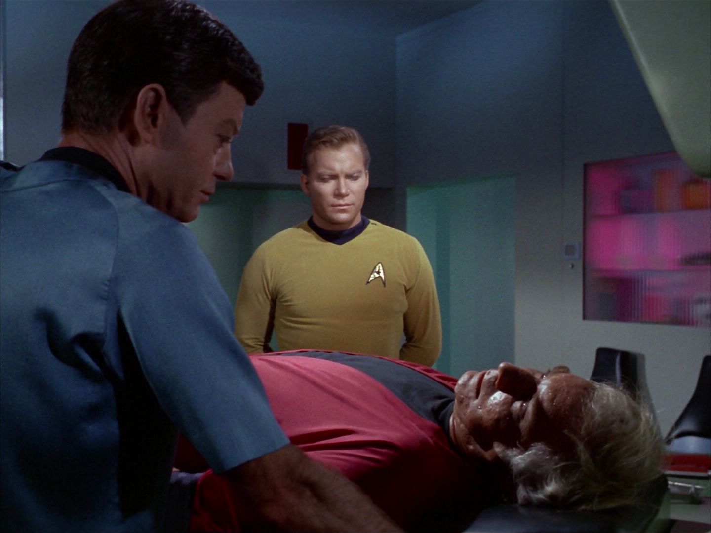 ariane179254_StarTrek_1x09_DaggerOfTheMind_0638.jpg