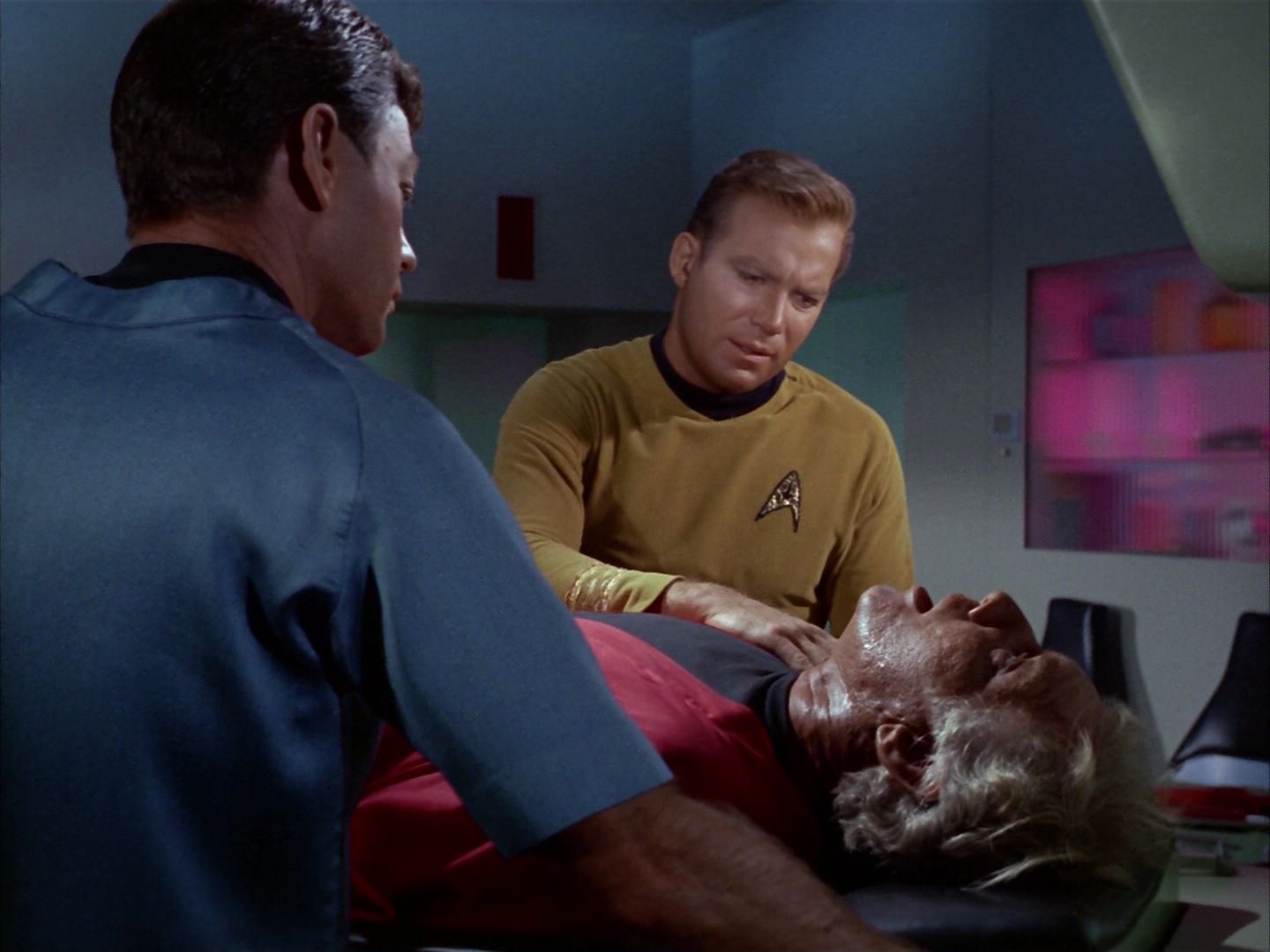 ariane179254_StarTrek_1x09_DaggerOfTheMind_0749.jpg