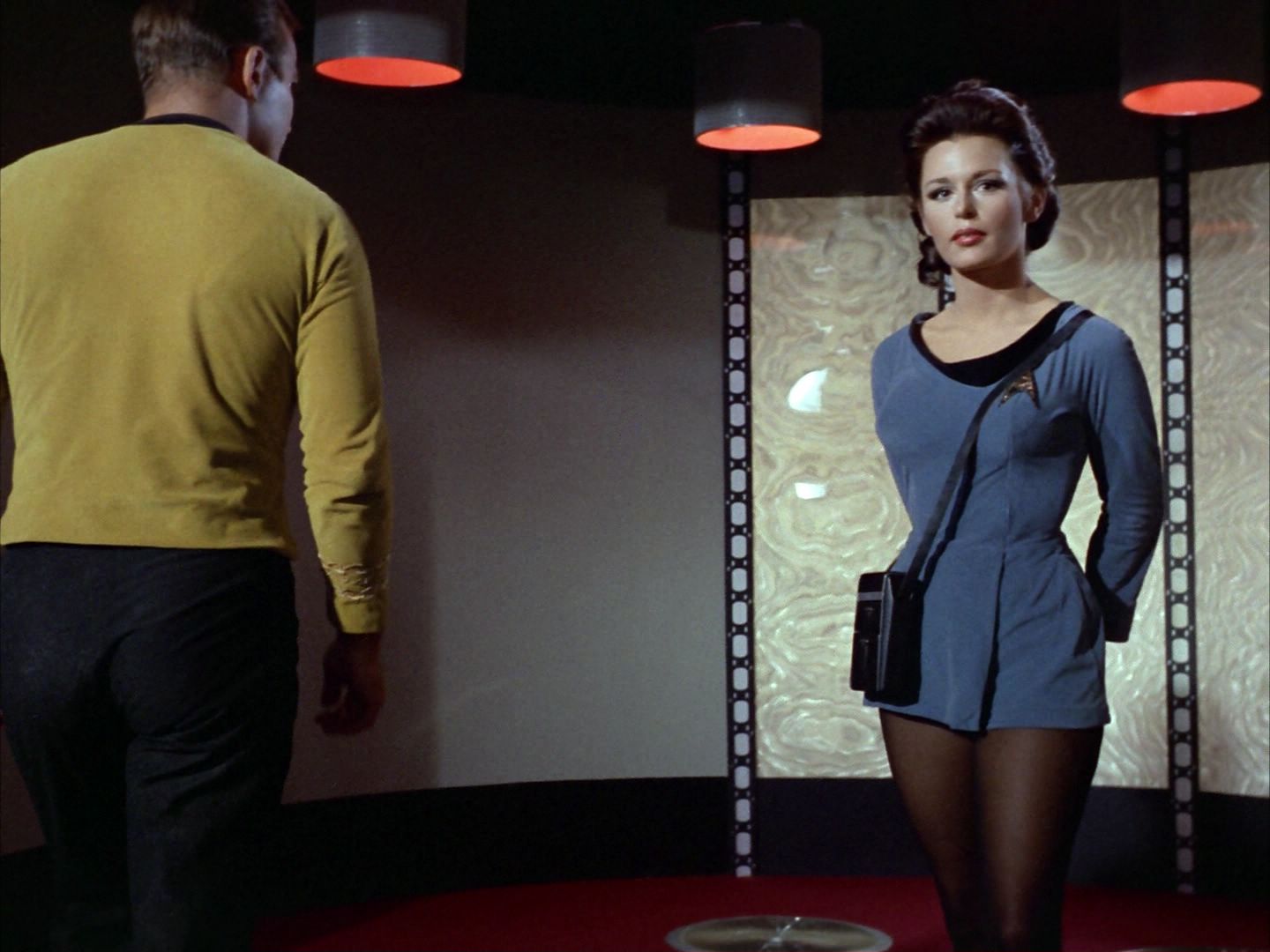 ariane179254_StarTrek_1x09_DaggerOfTheMind_1247.jpg