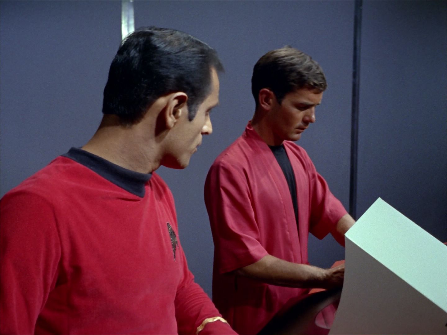 ariane179254_StarTrek_1x09_DaggerOfTheMind_1292.jpg