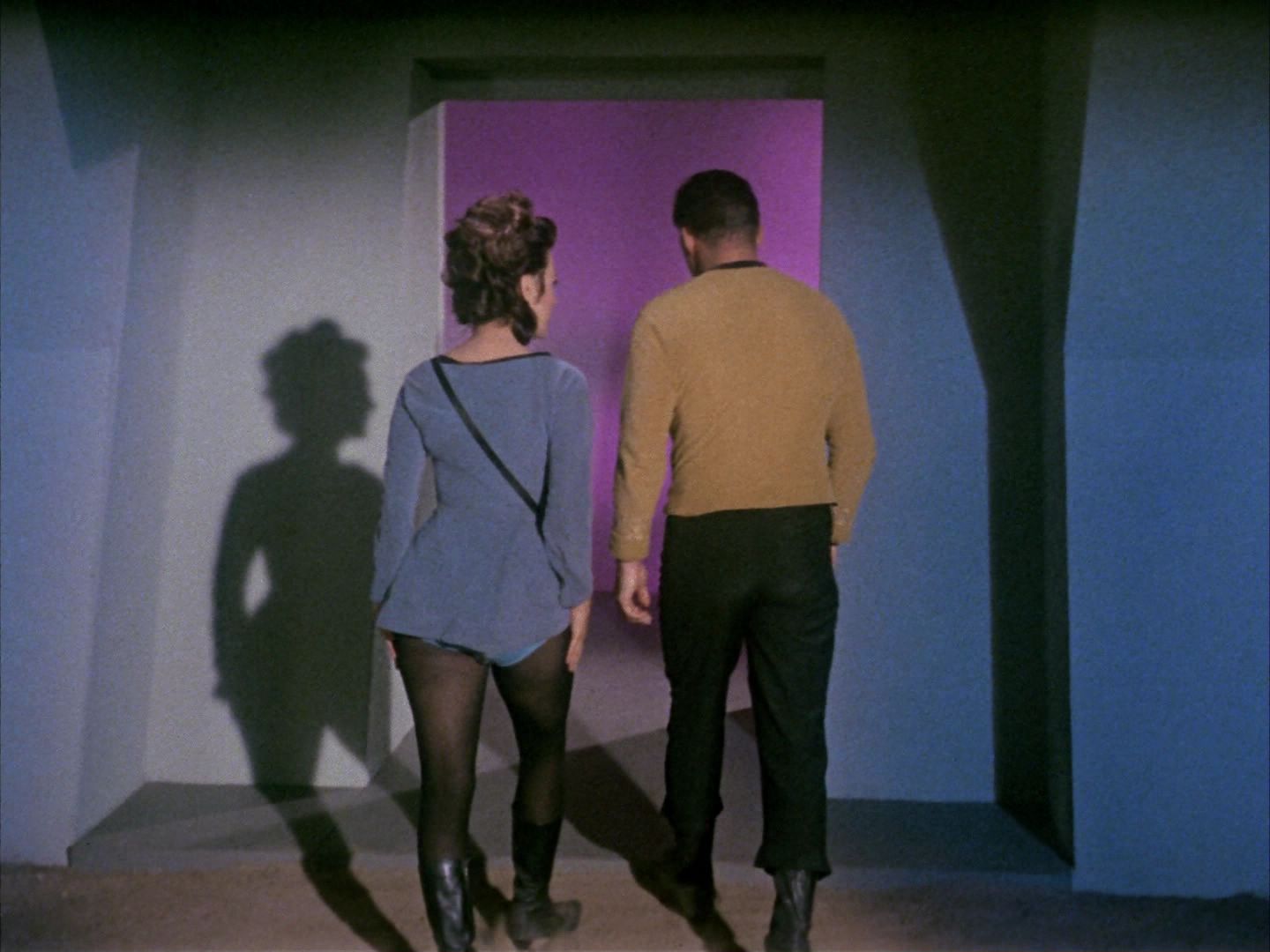 ariane179254_StarTrek_1x09_DaggerOfTheMind_1324.jpg