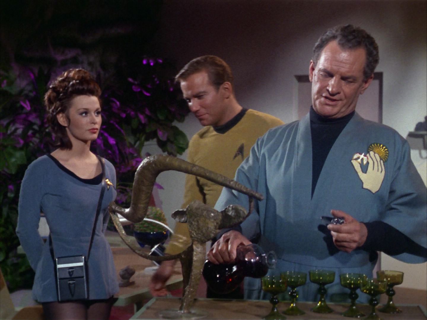 ariane179254_StarTrek_1x09_DaggerOfTheMind_1401.jpg