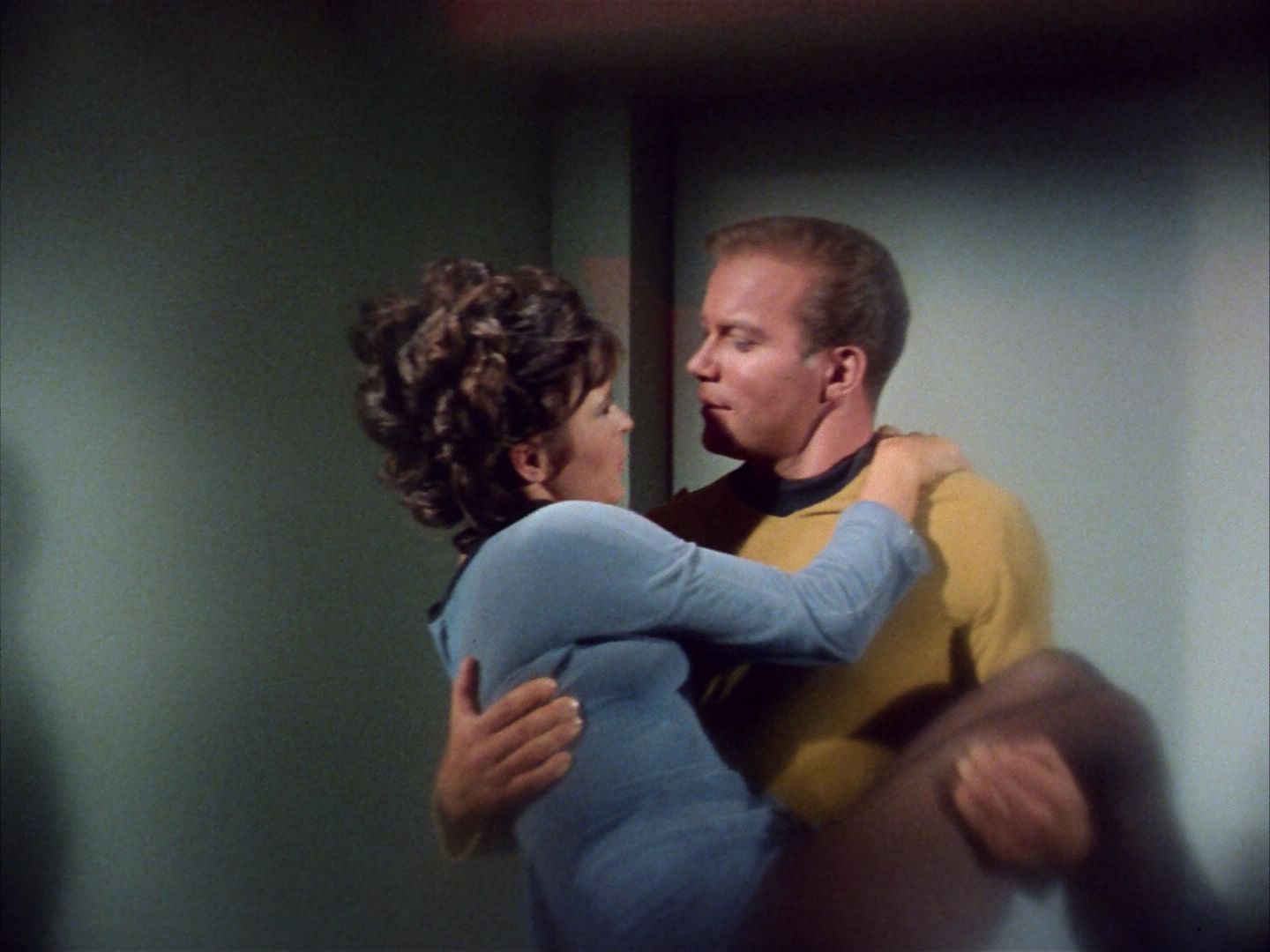 ariane179254_StarTrek_1x09_DaggerOfTheMind_2615.jpg