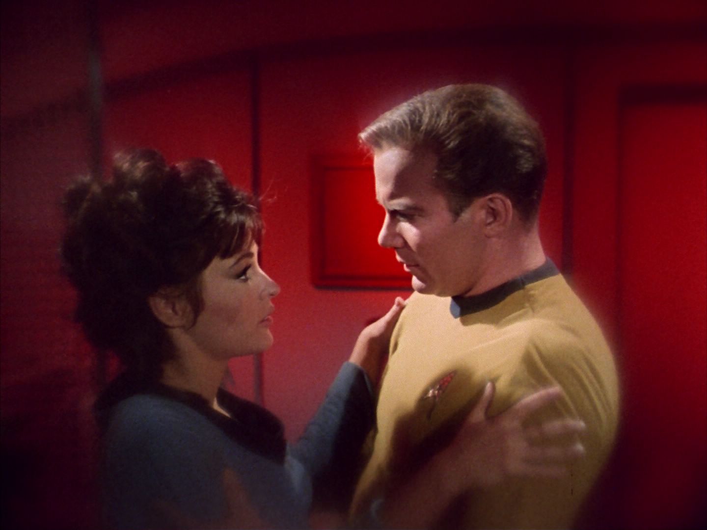 ariane179254_StarTrek_1x09_DaggerOfTheMind_2657.jpg