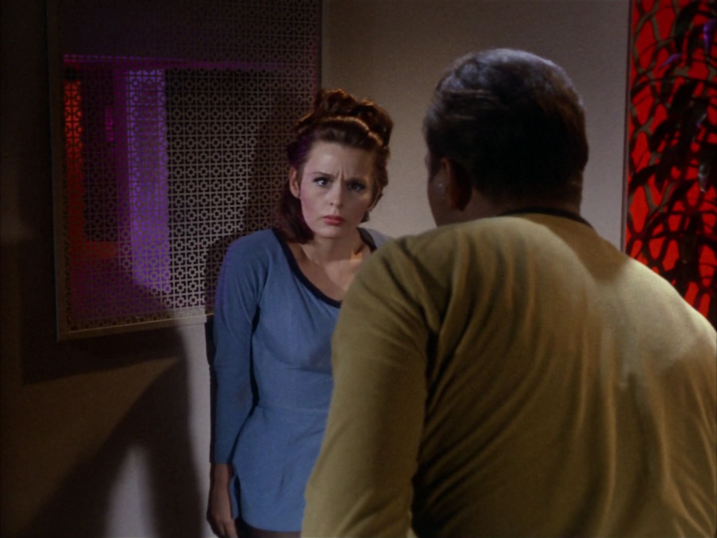 ariane179254_StarTrek_1x09_DaggerOfTheMind_2925.jpg