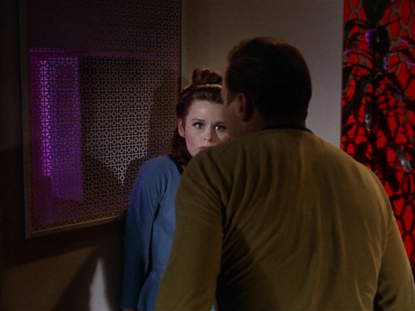 ariane179254_StarTrek_1x09_DaggerOfTheMind_2926.jpg