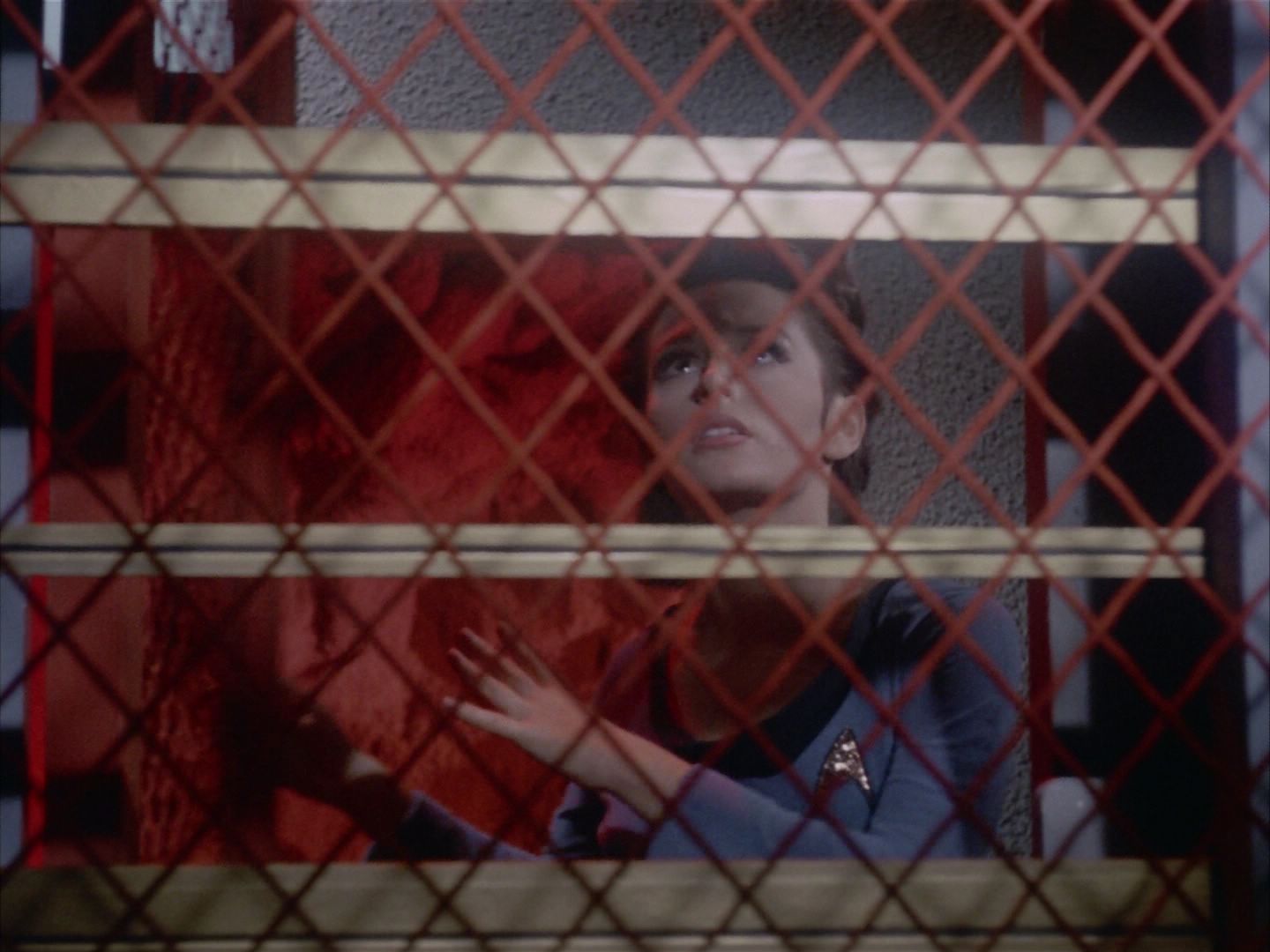 ariane179254_StarTrek_1x09_DaggerOfTheMind_3195.jpg