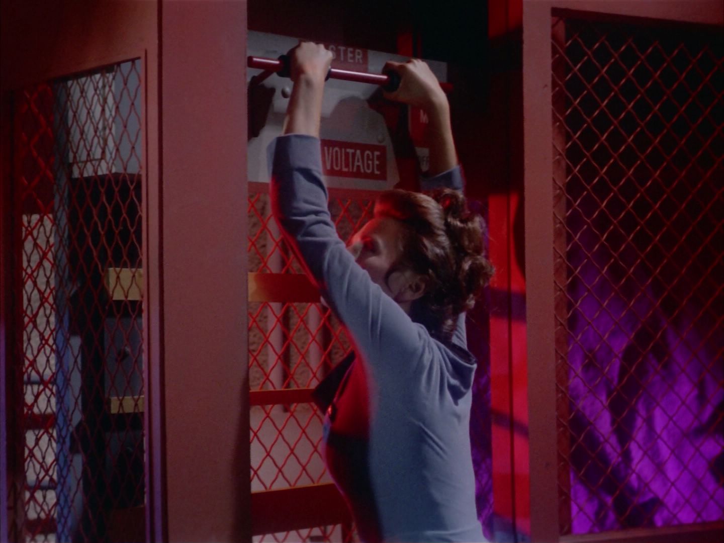 ariane179254_StarTrek_1x09_DaggerOfTheMind_3201.jpg
