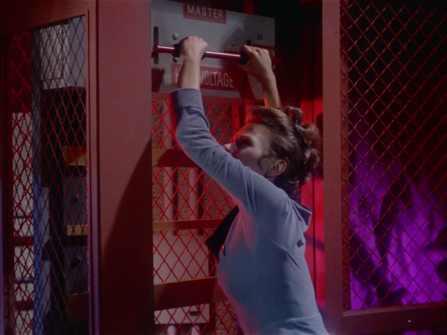 ariane179254_StarTrek_1x09_DaggerOfTheMind_3207.jpg
