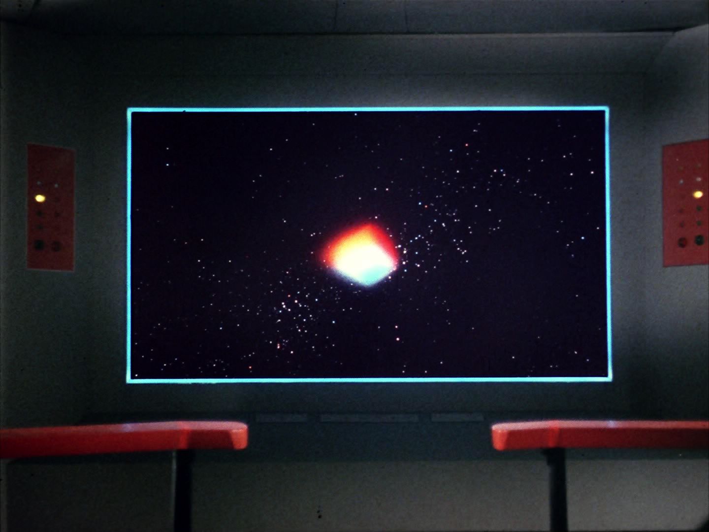 ariane179254_StarTrek_1x10_TheCorbomiteManouver_0125.jpg