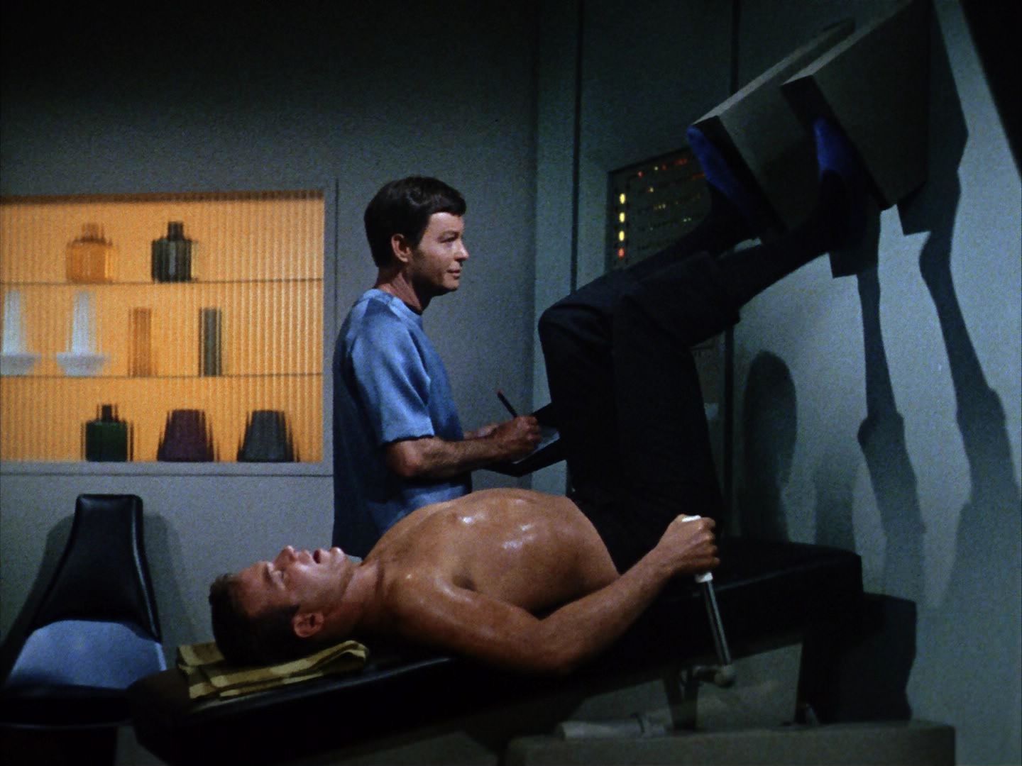 ariane179254_StarTrek_1x10_TheCorbomiteManouver_0279.jpg