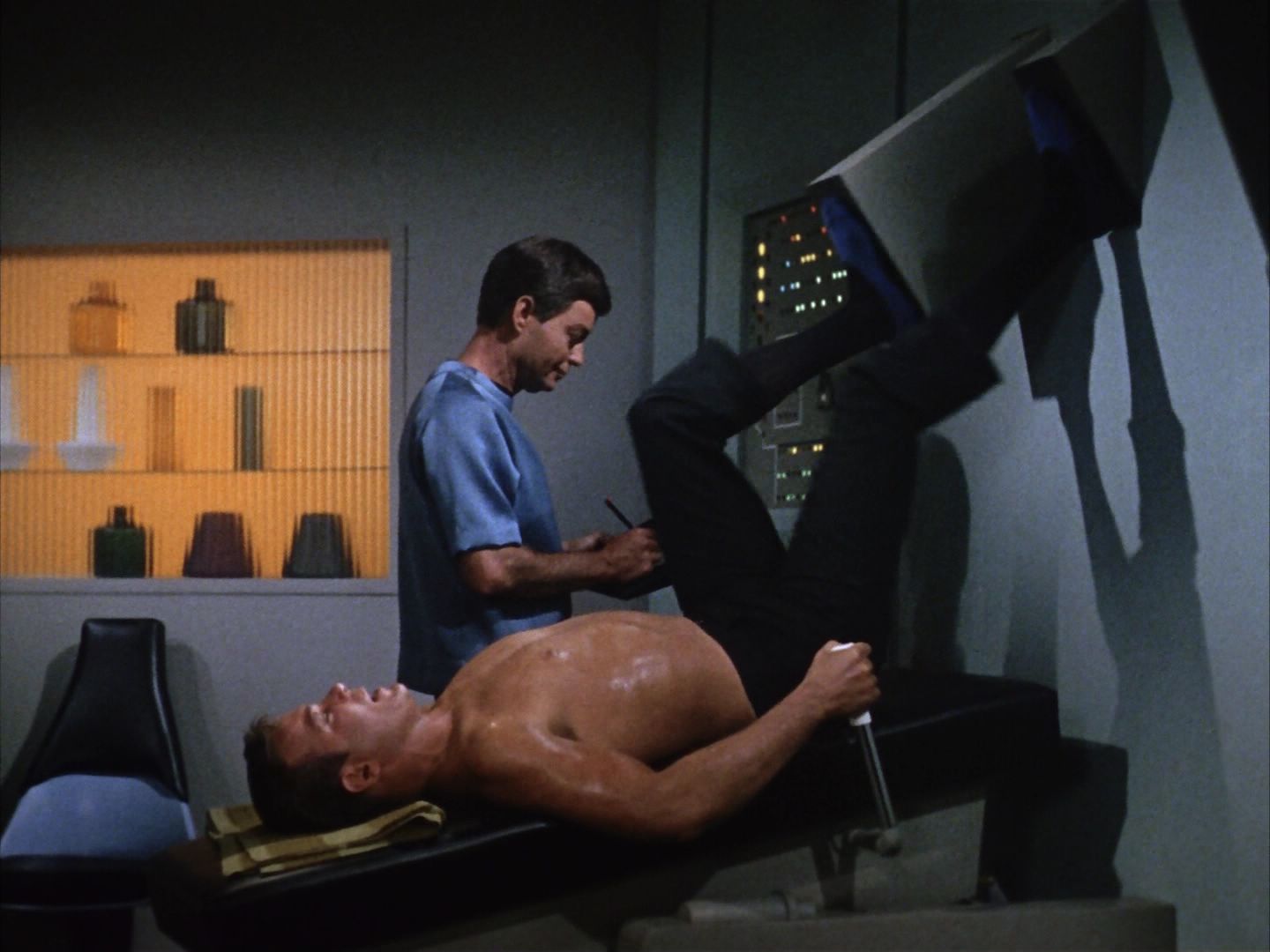 ariane179254_StarTrek_1x10_TheCorbomiteManouver_0291.jpg
