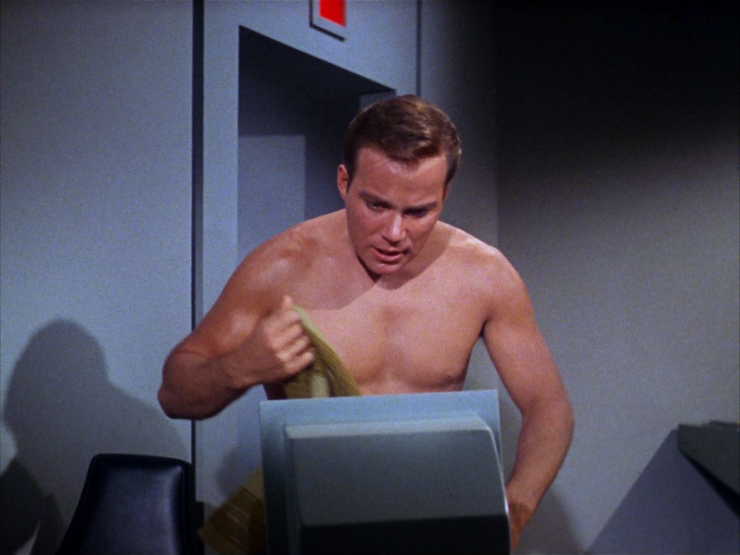 ariane179254_StarTrek_1x10_TheCorbomiteManouver_0342.jpg