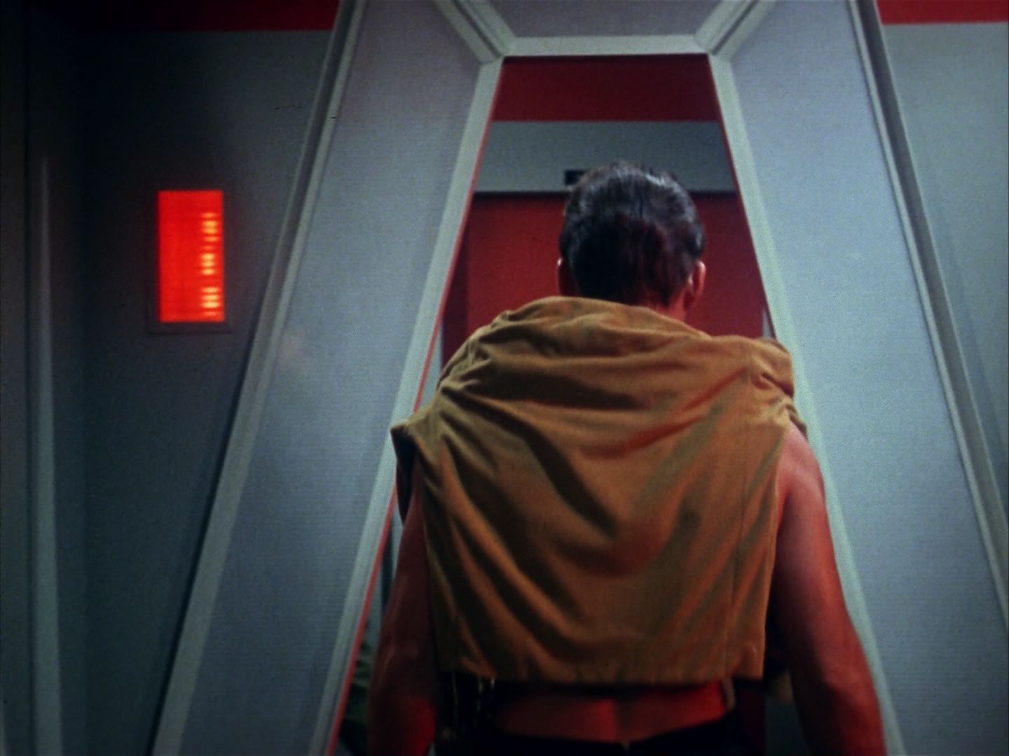 ariane179254_StarTrek_1x10_TheCorbomiteManouver_0403.jpg