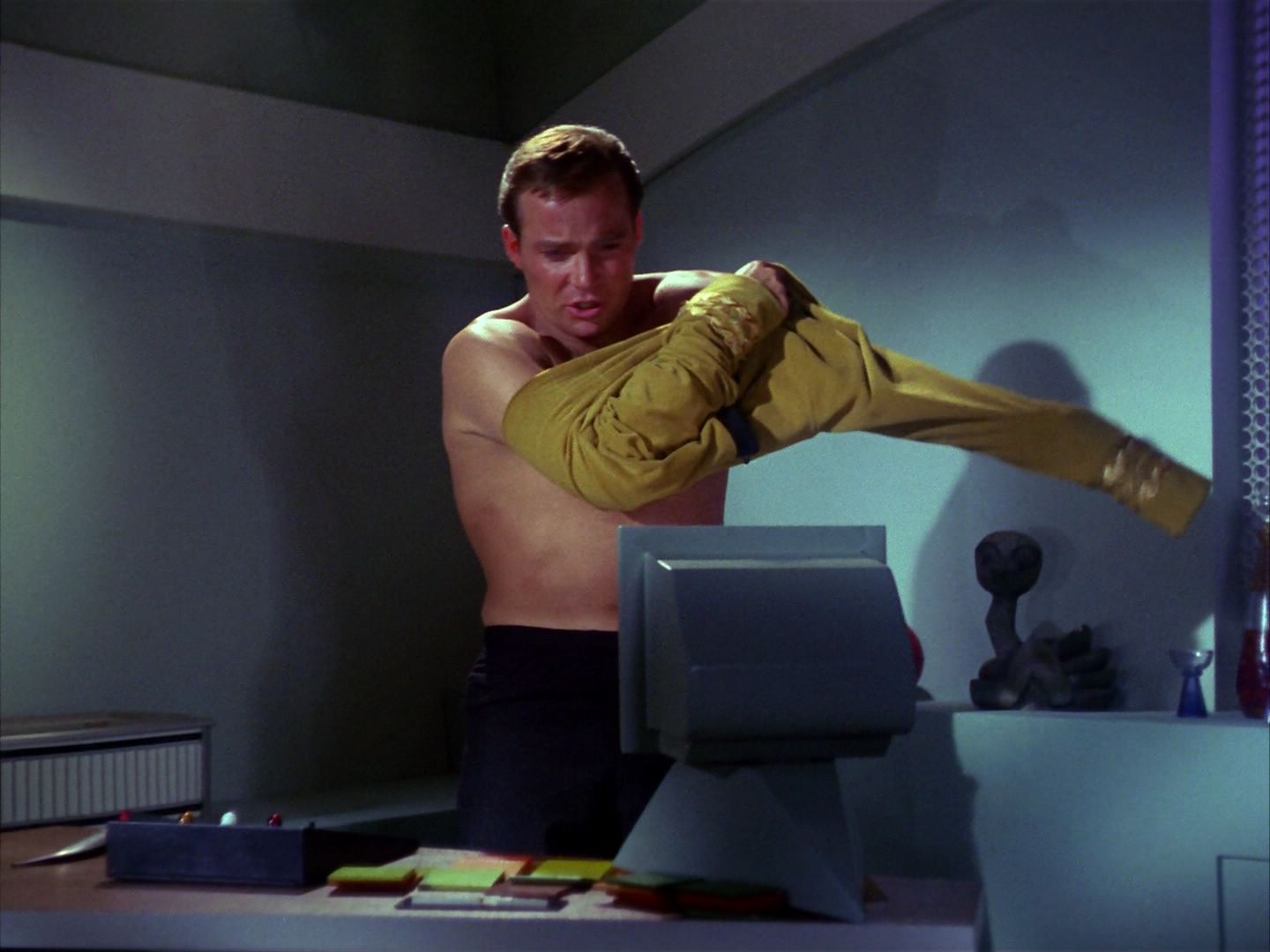 ariane179254_StarTrek_1x10_TheCorbomiteManouver_0477.jpg