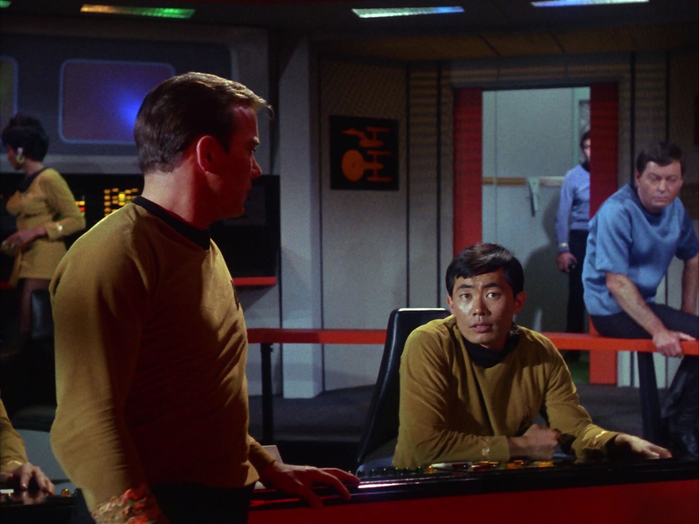 ariane179254_StarTrek_1x10_TheCorbomiteManouver_0550.jpg