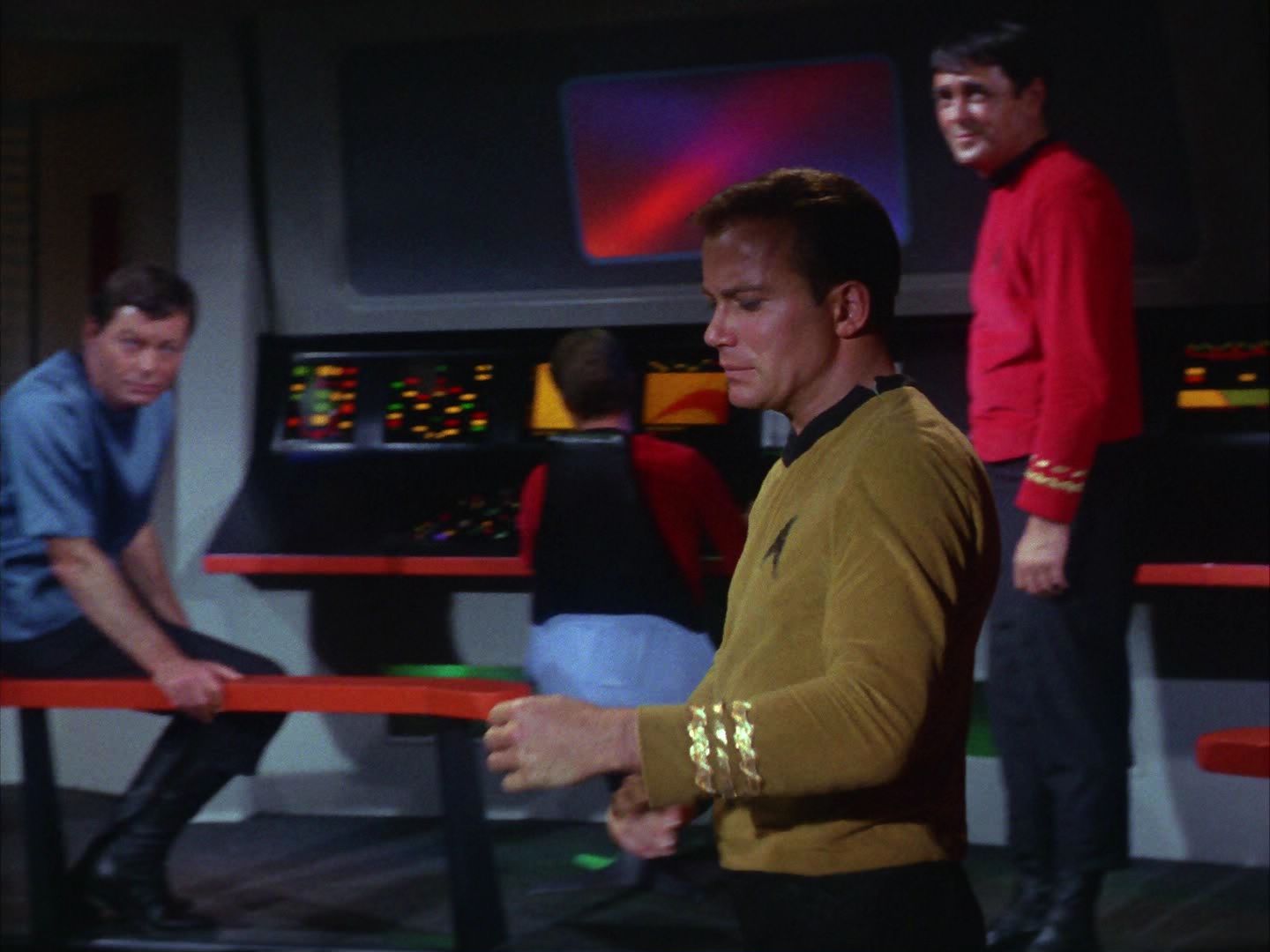 ariane179254_StarTrek_1x10_TheCorbomiteManouver_0575.jpg