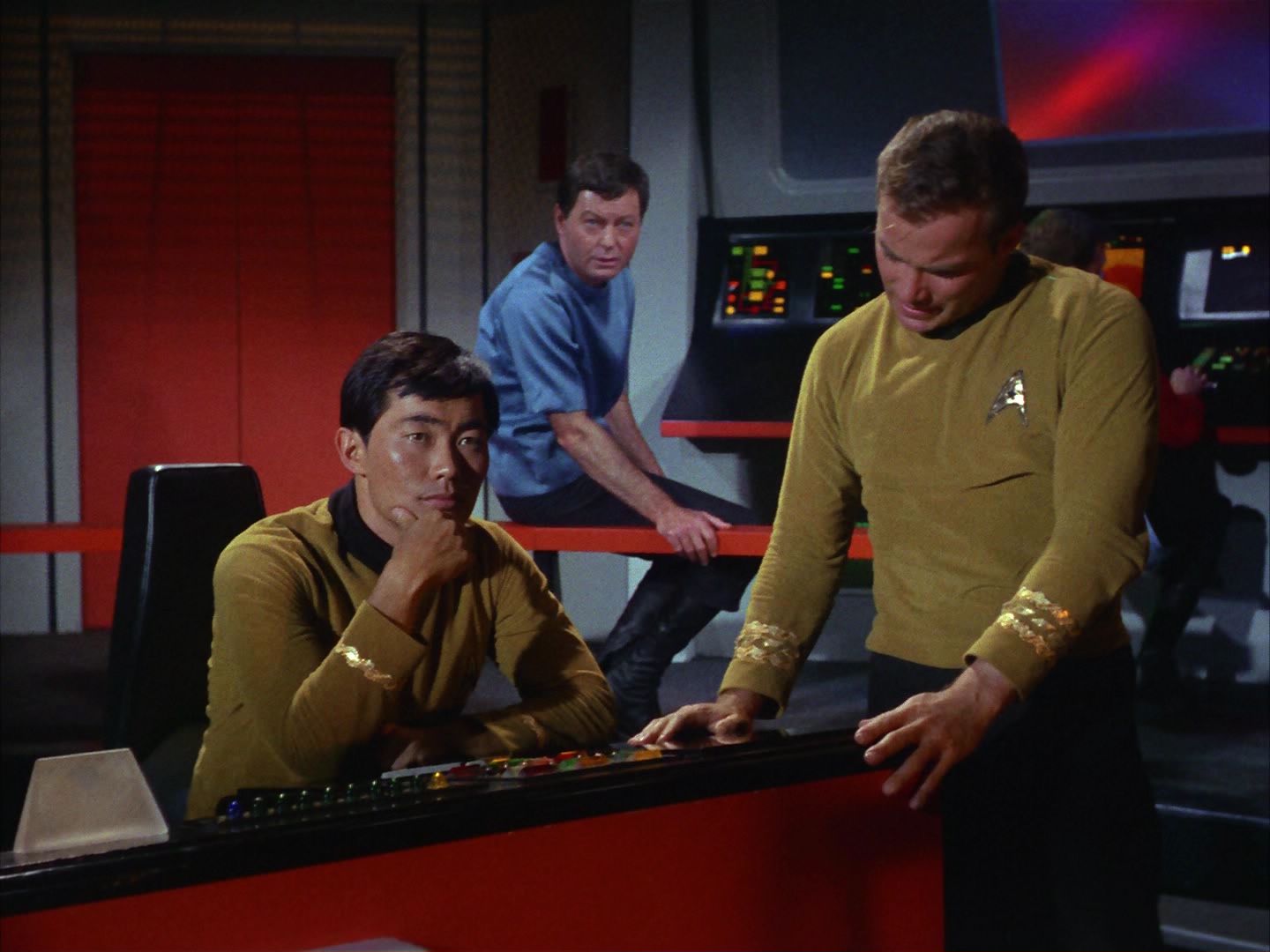 ariane179254_StarTrek_1x10_TheCorbomiteManouver_0577.jpg