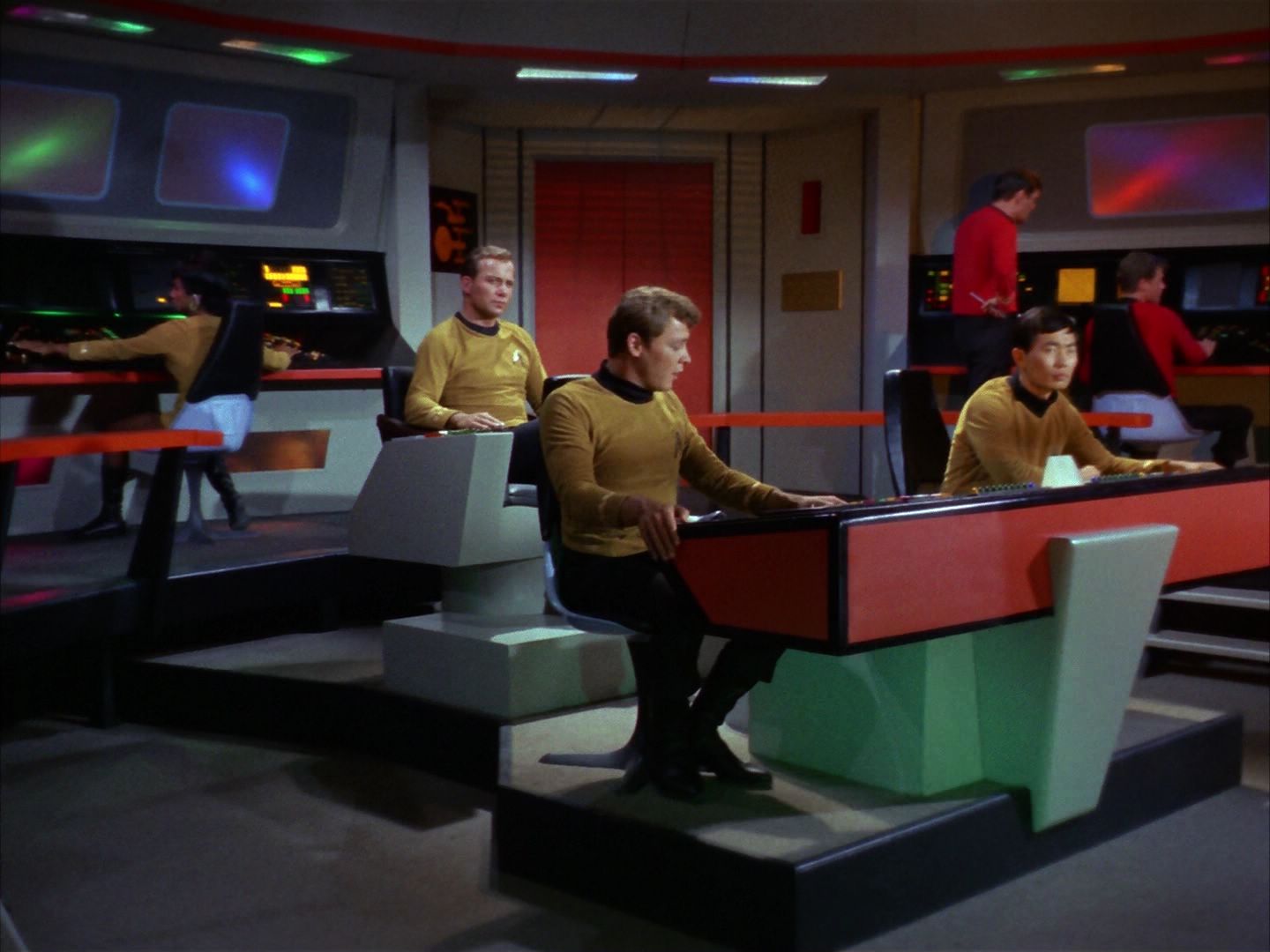 ariane179254_StarTrek_1x10_TheCorbomiteManouver_0693.jpg