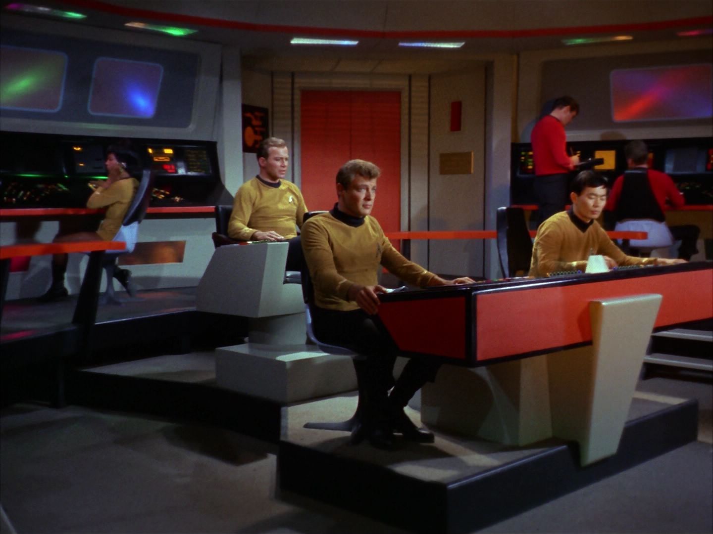 ariane179254_StarTrek_1x10_TheCorbomiteManouver_0704.jpg