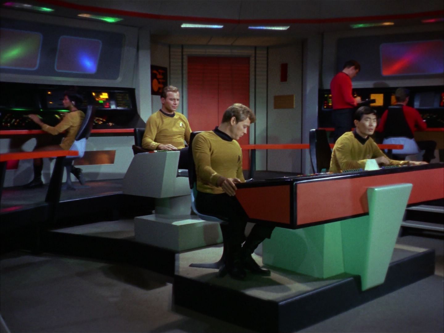 ariane179254_StarTrek_1x10_TheCorbomiteManouver_0705.jpg