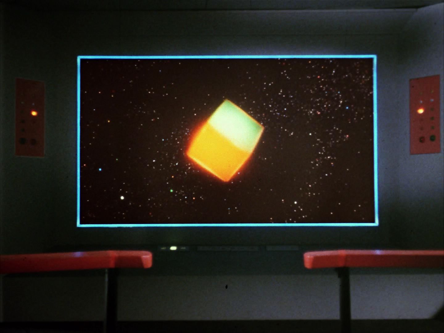 ariane179254_StarTrek_1x10_TheCorbomiteManouver_0712.jpg