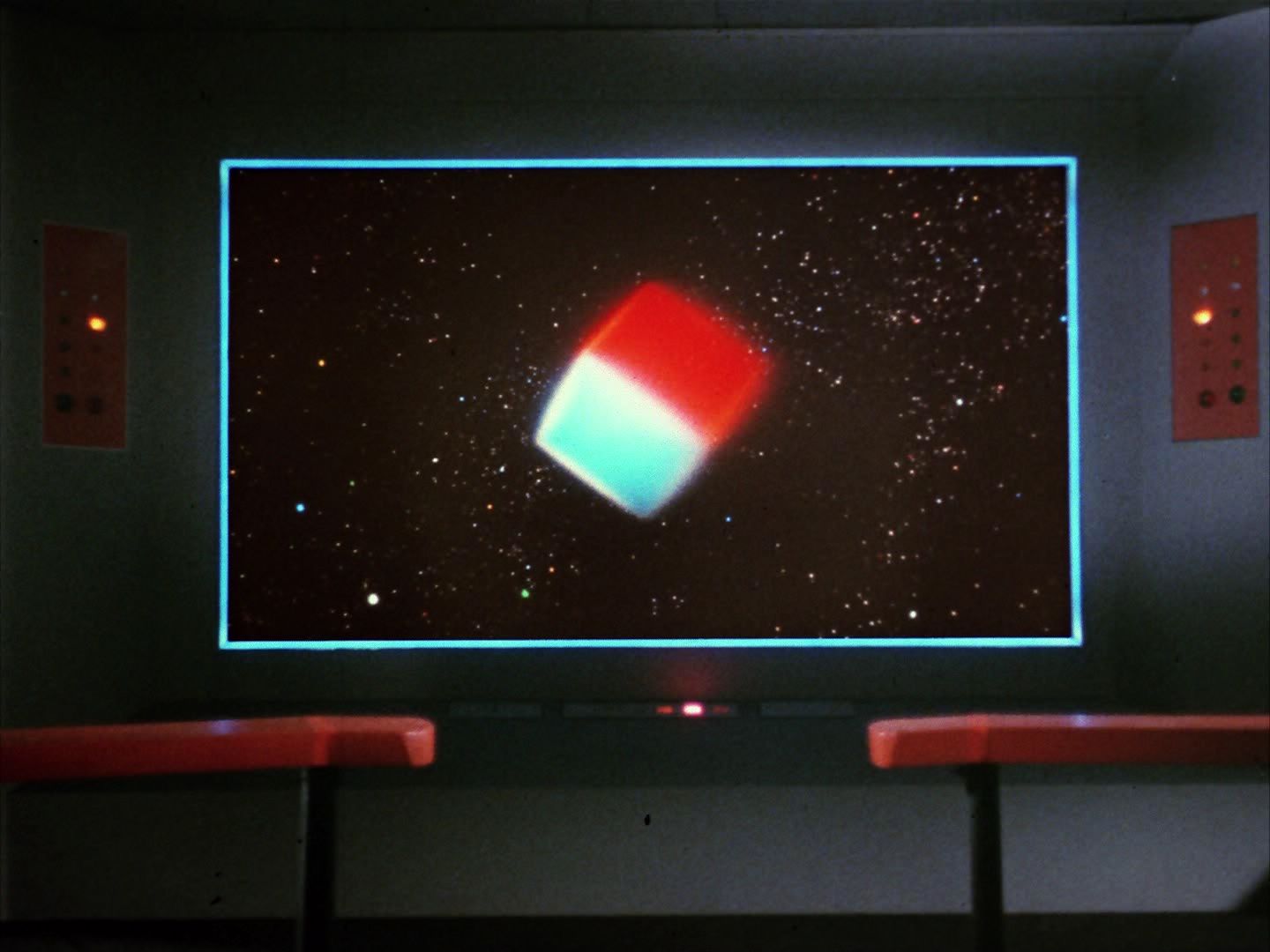 ariane179254_StarTrek_1x10_TheCorbomiteManouver_0713.jpg