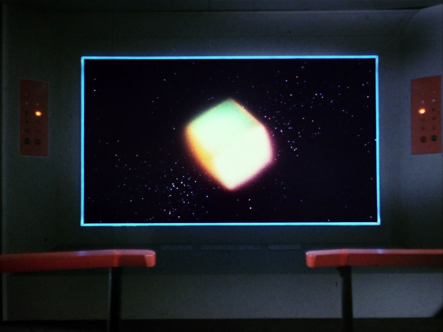 ariane179254_StarTrek_1x10_TheCorbomiteManouver_0765.jpg