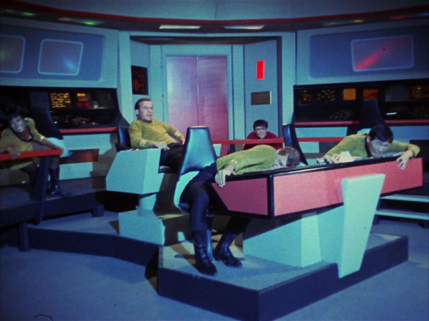 ariane179254_StarTrek_1x10_TheCorbomiteManouver_0922.jpg