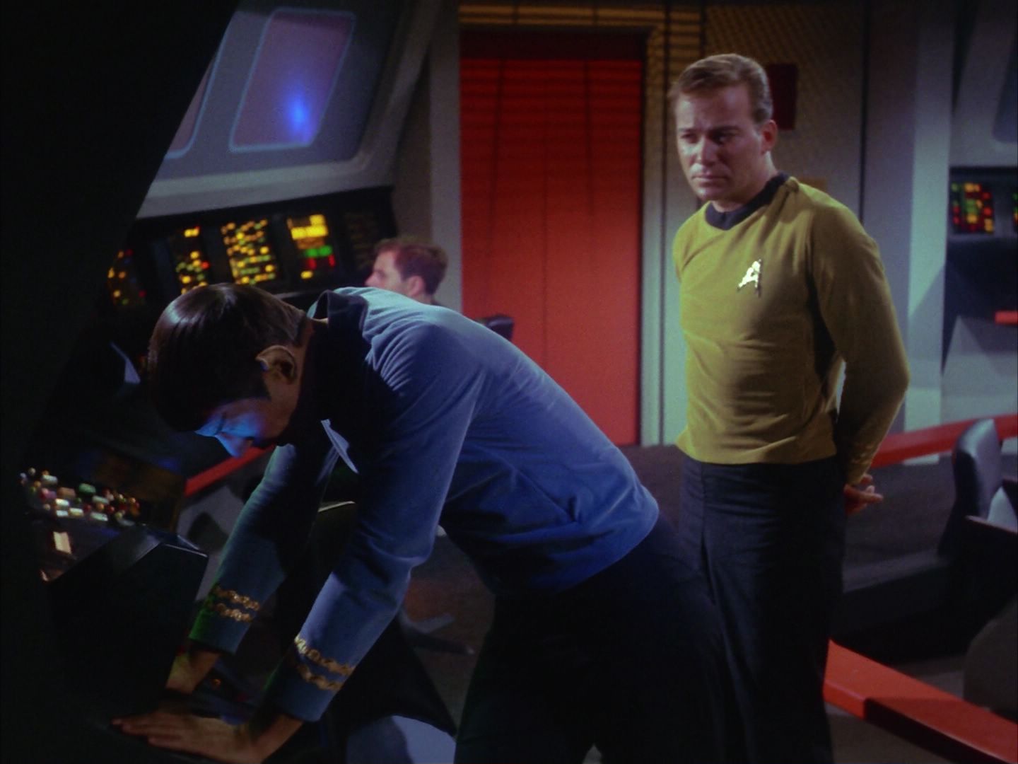 ariane179254_StarTrek_1x10_TheCorbomiteManouver_0950.jpg