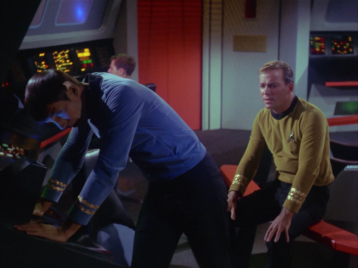 ariane179254_StarTrek_1x10_TheCorbomiteManouver_0958.jpg