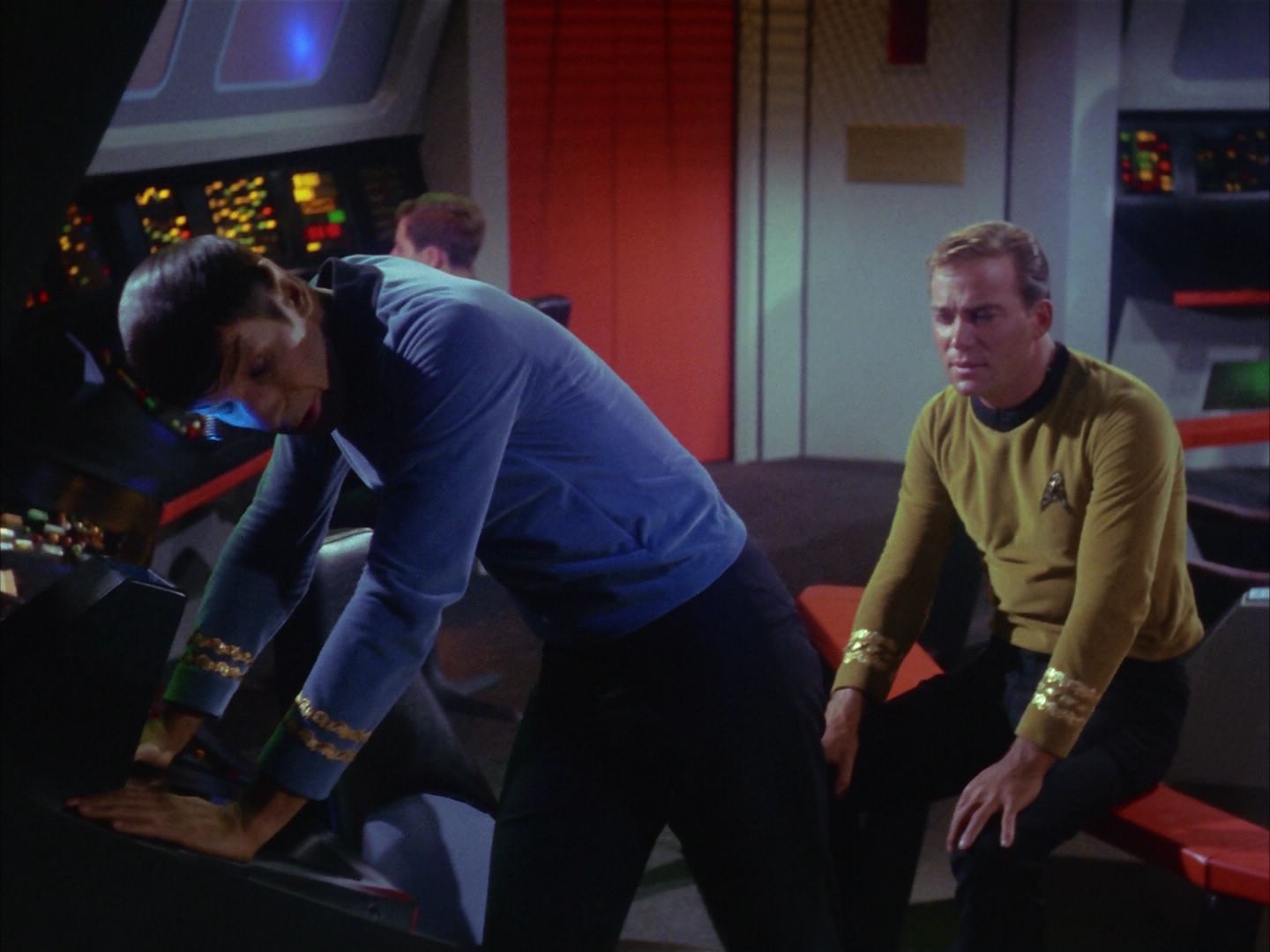 ariane179254_StarTrek_1x10_TheCorbomiteManouver_0960.jpg