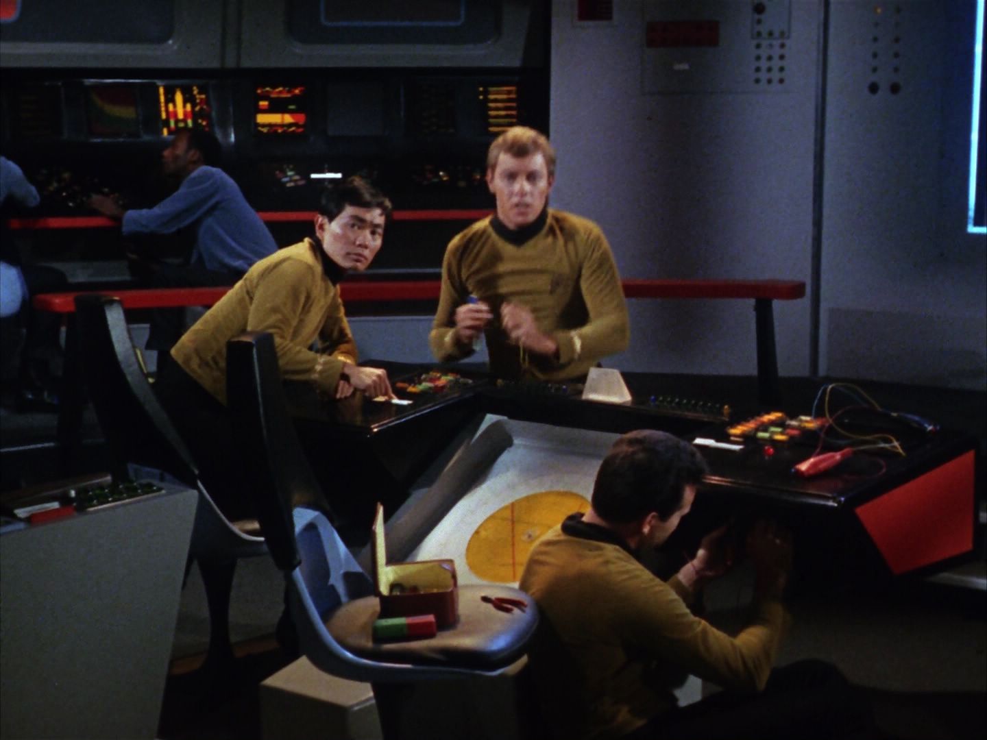 ariane179254_StarTrek_1x10_TheCorbomiteManouver_1009.jpg