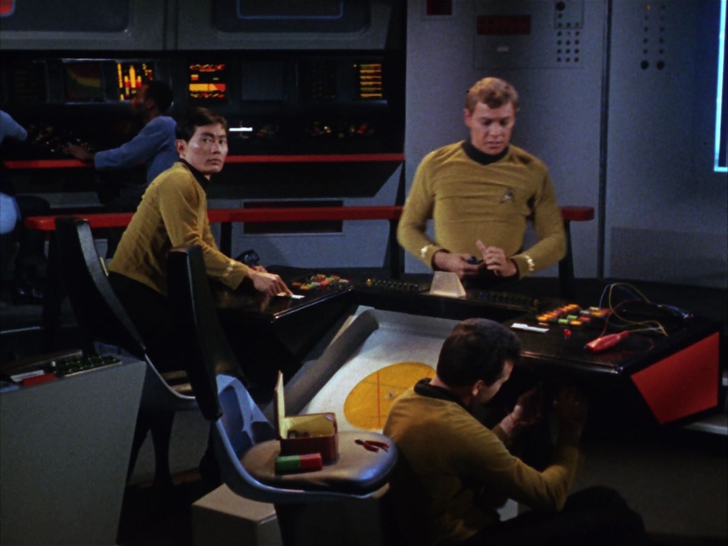 ariane179254_StarTrek_1x10_TheCorbomiteManouver_1010.jpg