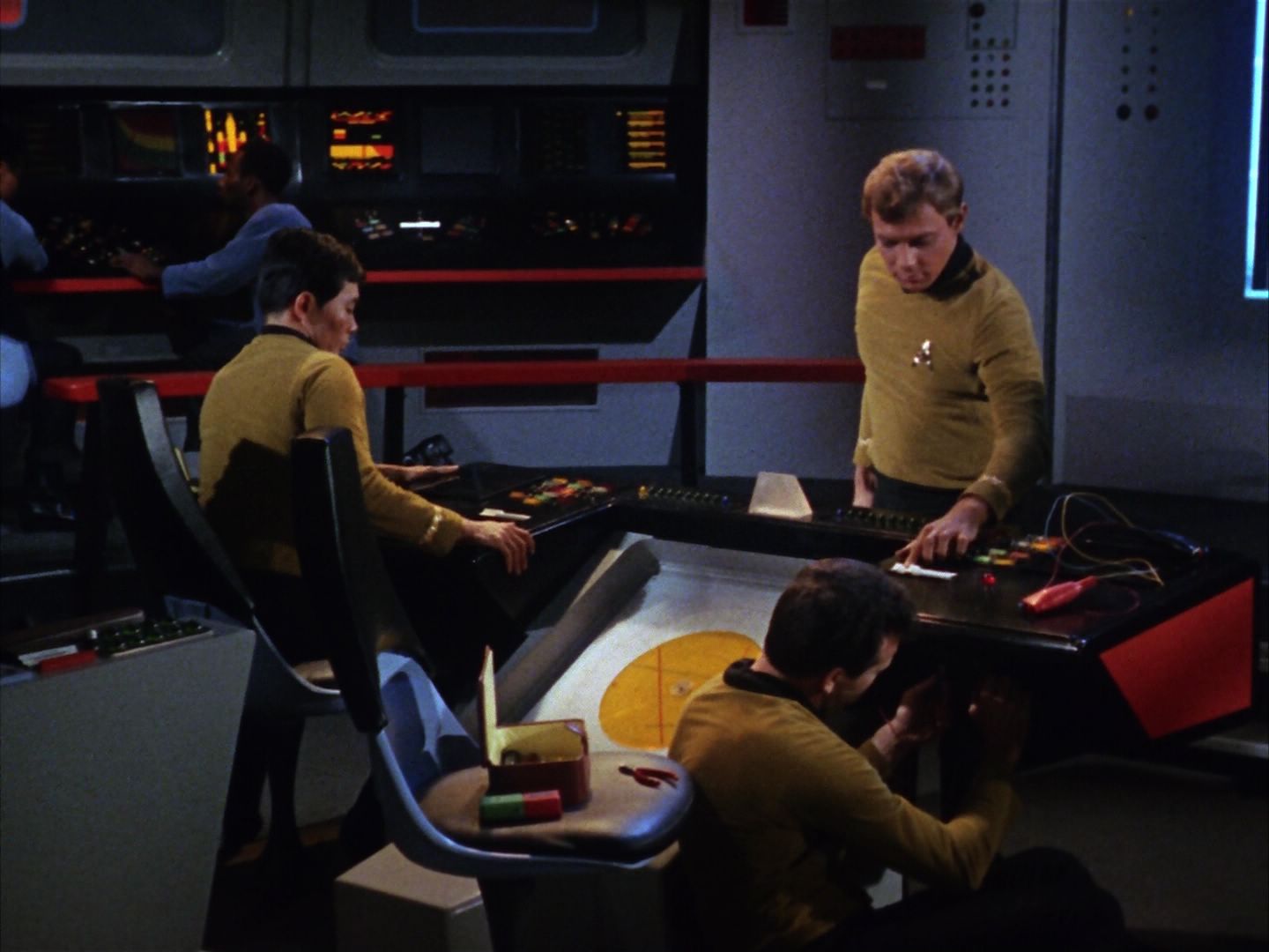 ariane179254_StarTrek_1x10_TheCorbomiteManouver_1011.jpg