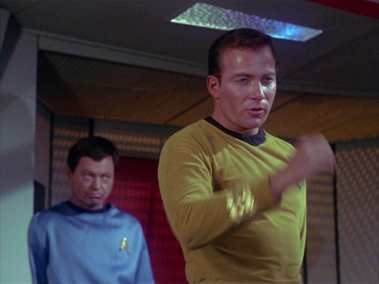 ariane179254_StarTrek_1x10_TheCorbomiteManouver_1030.jpg