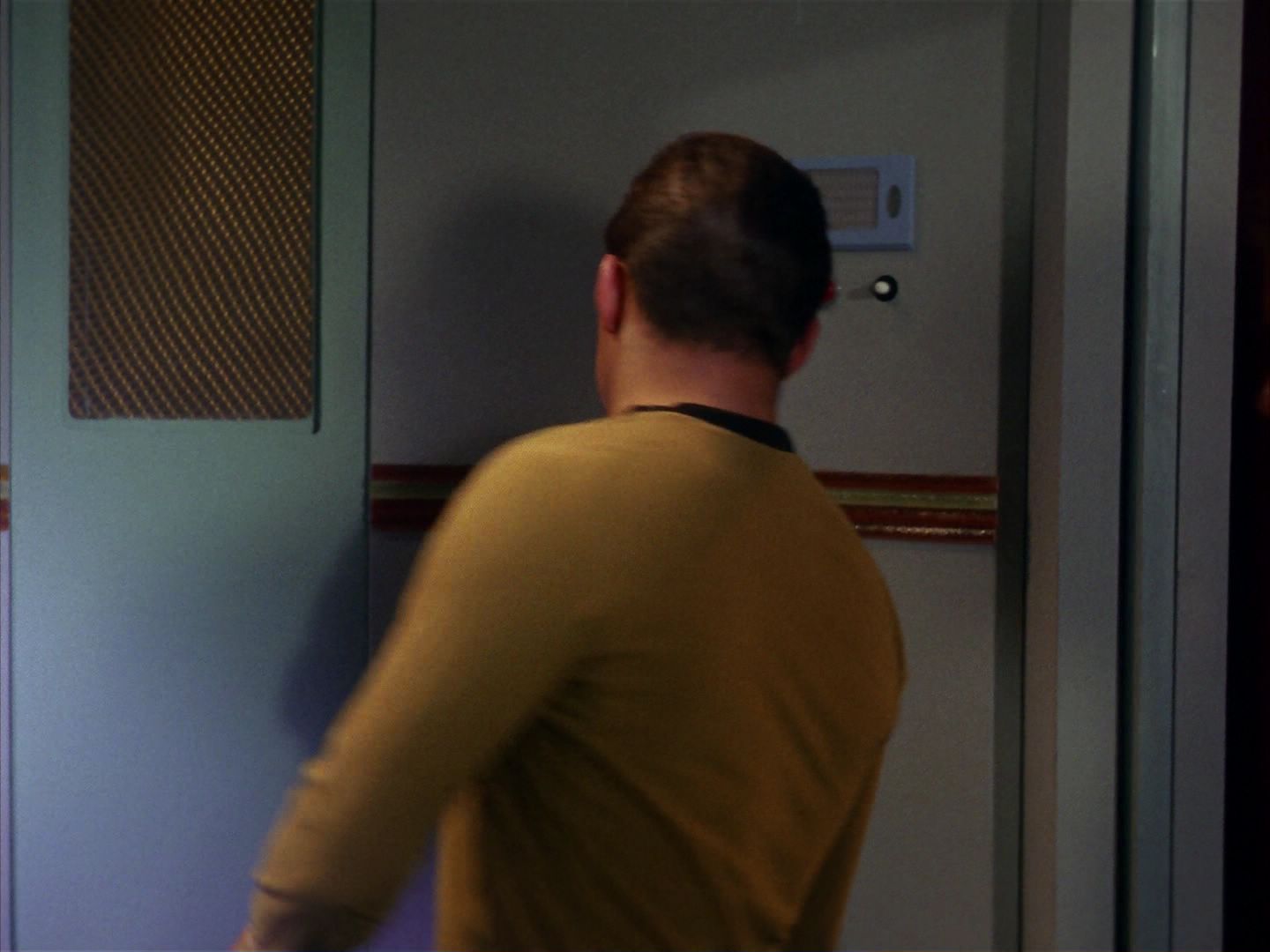 ariane179254_StarTrek_1x10_TheCorbomiteManouver_1045.jpg