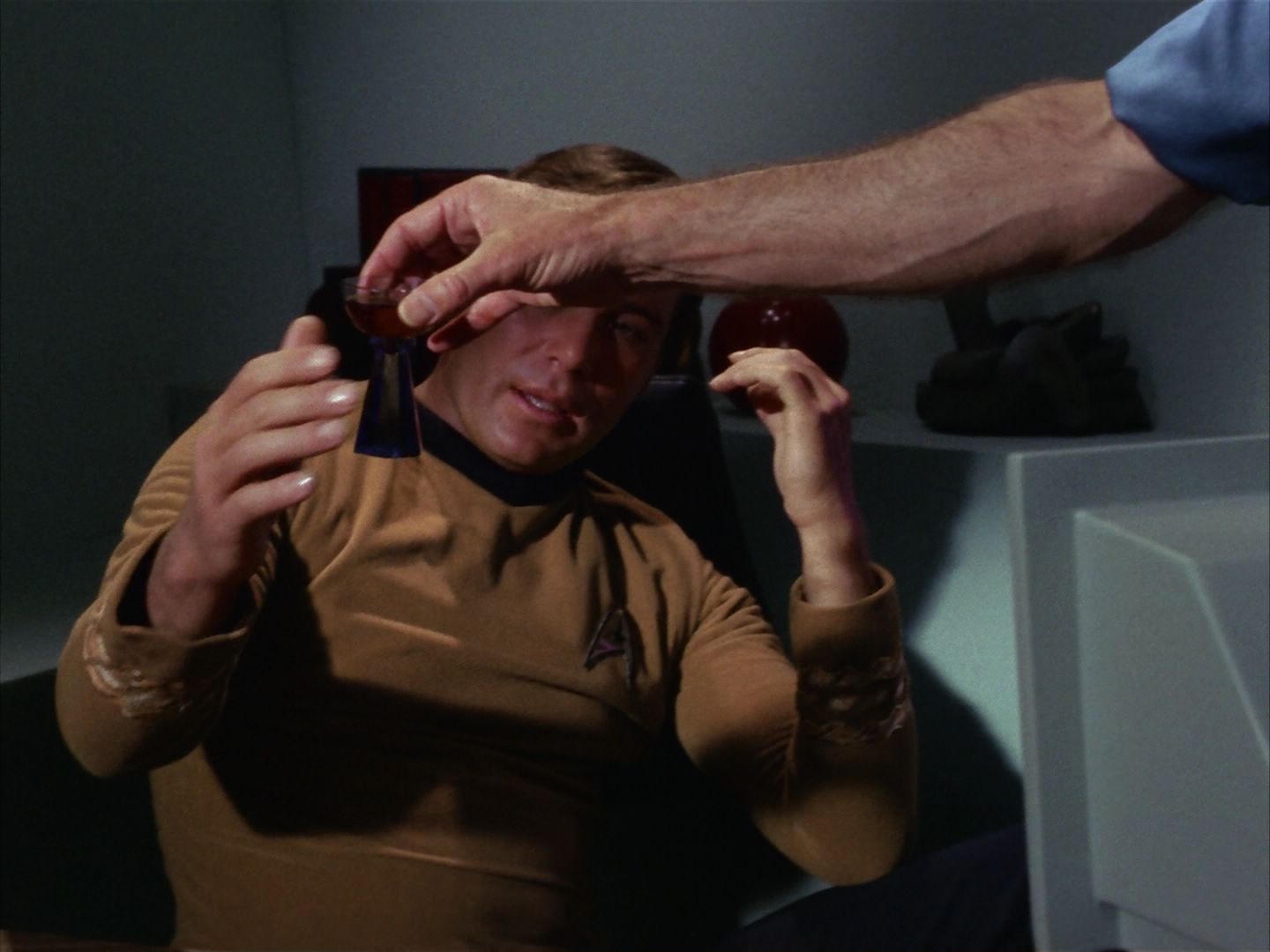 ariane179254_StarTrek_1x10_TheCorbomiteManouver_1115.jpg