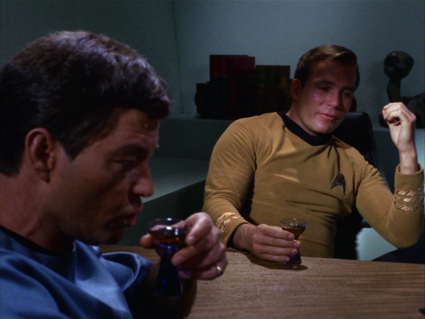 ariane179254_StarTrek_1x10_TheCorbomiteManouver_1128.jpg