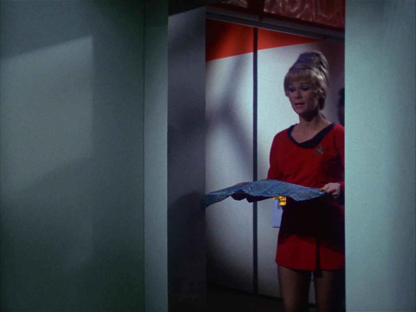 ariane179254_StarTrek_1x10_TheCorbomiteManouver_1165.jpg
