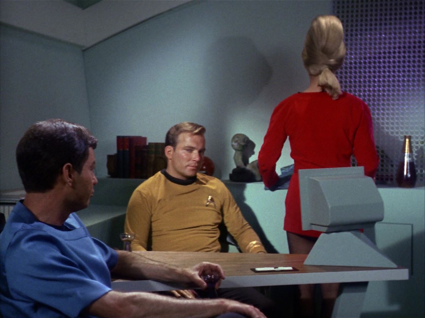 ariane179254_StarTrek_1x10_TheCorbomiteManouver_1169.jpg