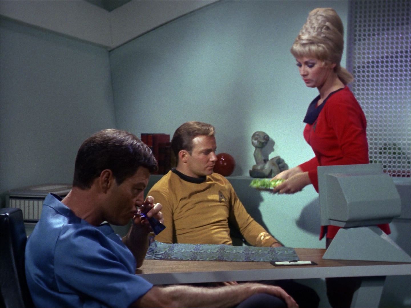 ariane179254_StarTrek_1x10_TheCorbomiteManouver_1176.jpg