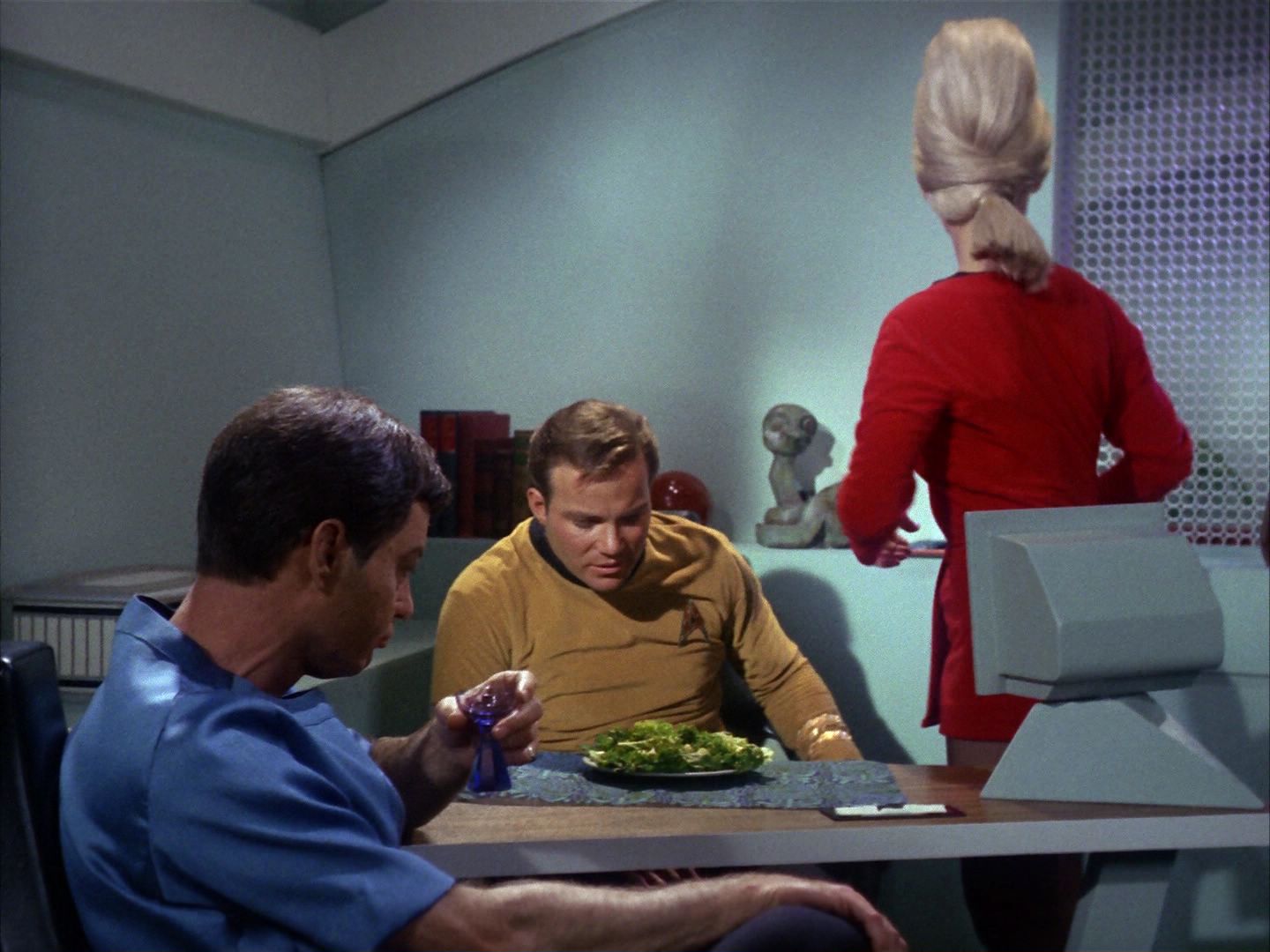 ariane179254_StarTrek_1x10_TheCorbomiteManouver_1178.jpg