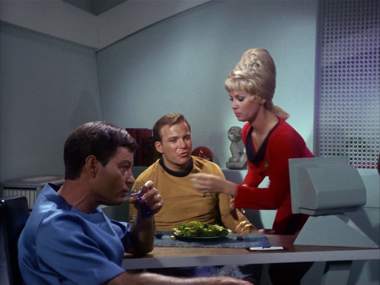 ariane179254_StarTrek_1x10_TheCorbomiteManouver_1191.jpg