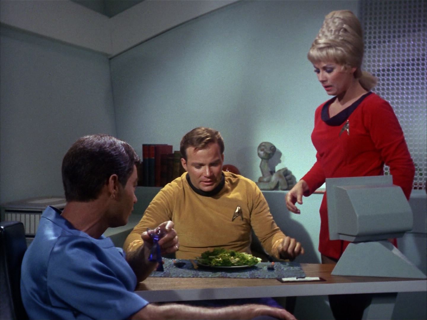 ariane179254_StarTrek_1x10_TheCorbomiteManouver_1194.jpg