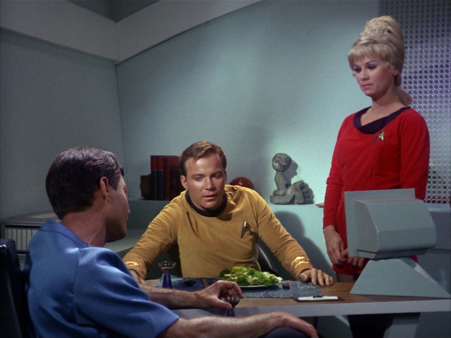 ariane179254_StarTrek_1x10_TheCorbomiteManouver_1204.jpg