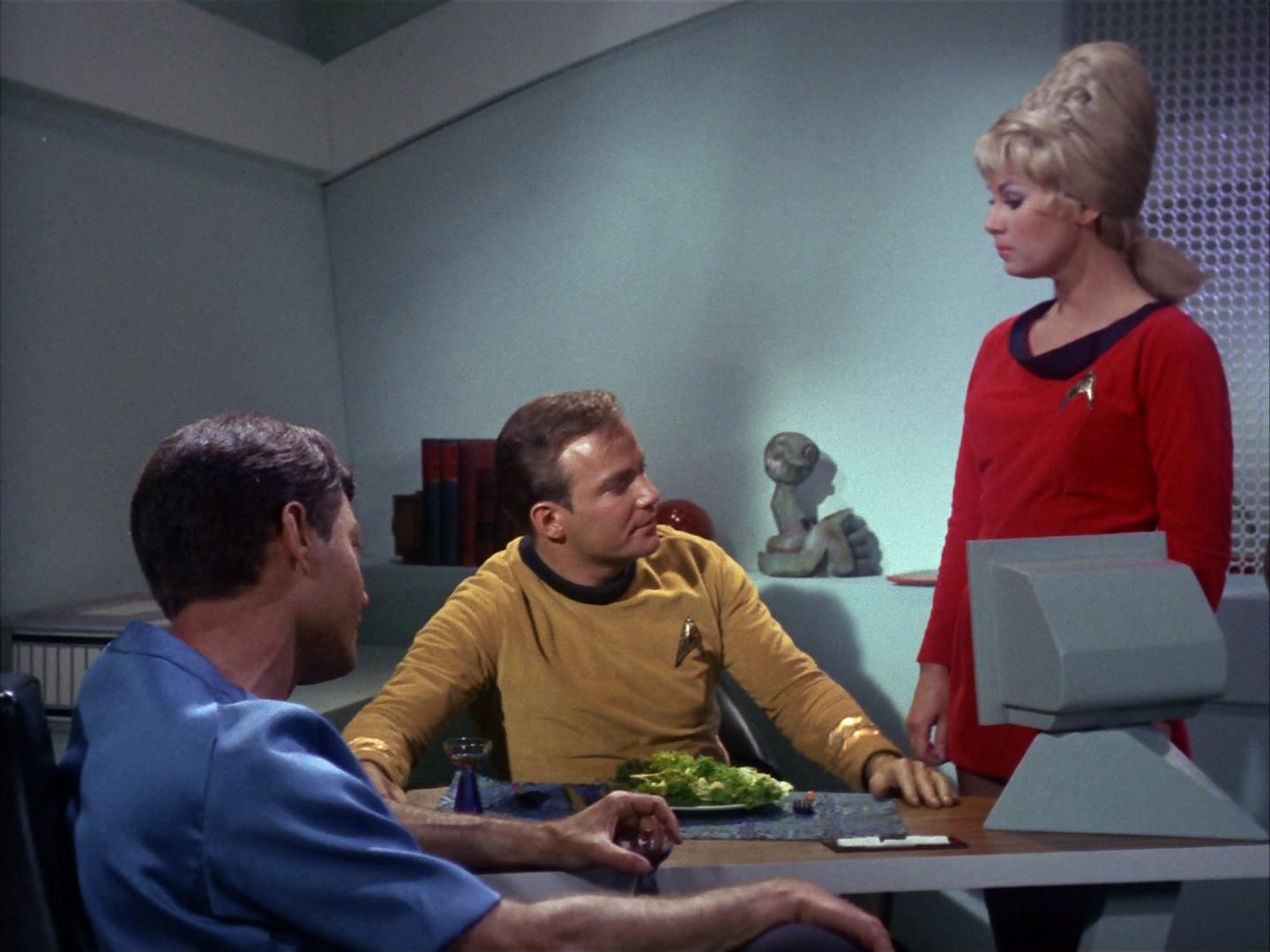ariane179254_StarTrek_1x10_TheCorbomiteManouver_1207.jpg