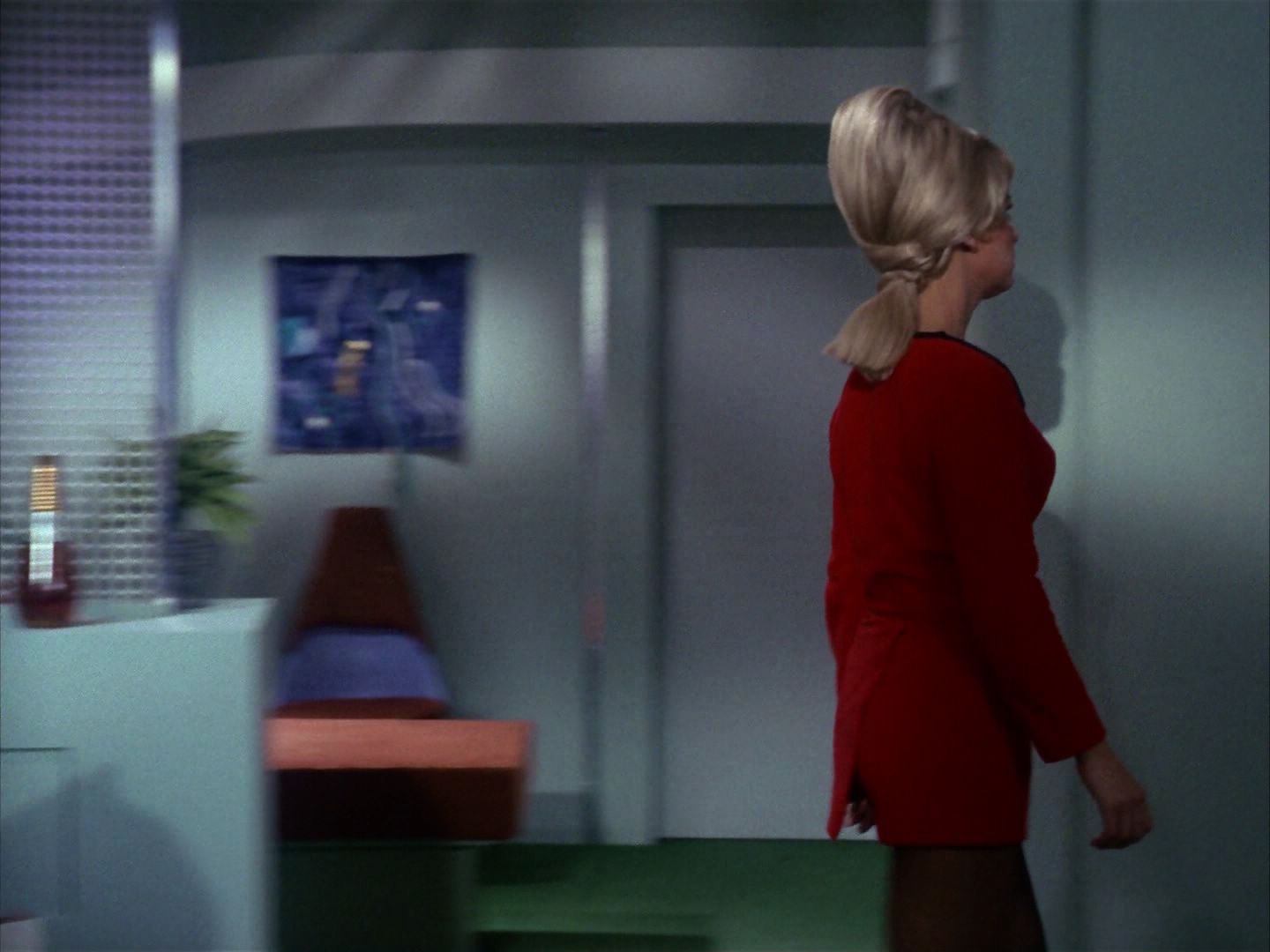 ariane179254_StarTrek_1x10_TheCorbomiteManouver_1210.jpg